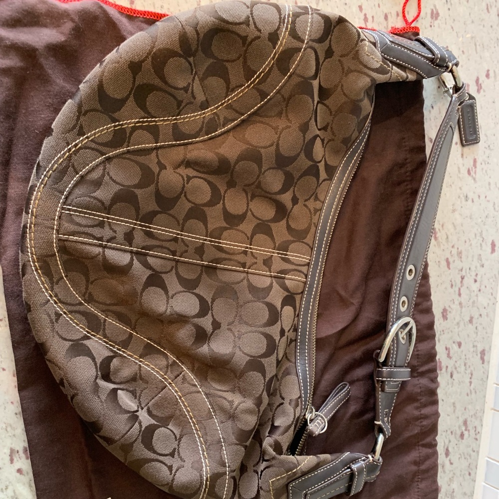 ❤️Coach Logo Handbag! - Picture 7 of 7